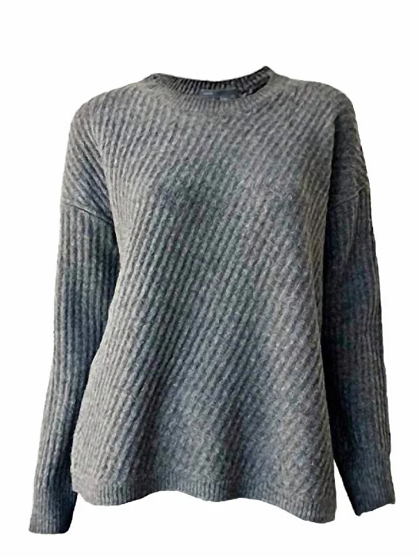 Women Side Slit Crew Neck Wool Knit Sweater In Gray Handmade Hand-knitted Hand-woven Women Side Slit Crew Neck Wool Knit Sweater In Gray Handmade Hand-knitted Hand-woven