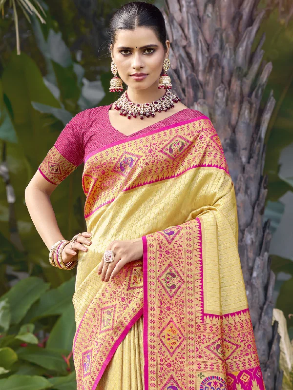 Women Cream Silk Saree With Un Stitched Blouse Short Sleeve Blouse