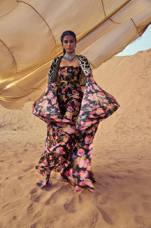 Wild Field Printed Long Embroidered Cape With Printed Corset & Pants Relaxed High-Waist Trousers Wild Field Printed Long Embroidered Cape With Printed Corset & Pants Relaxed High-Waist Trousers