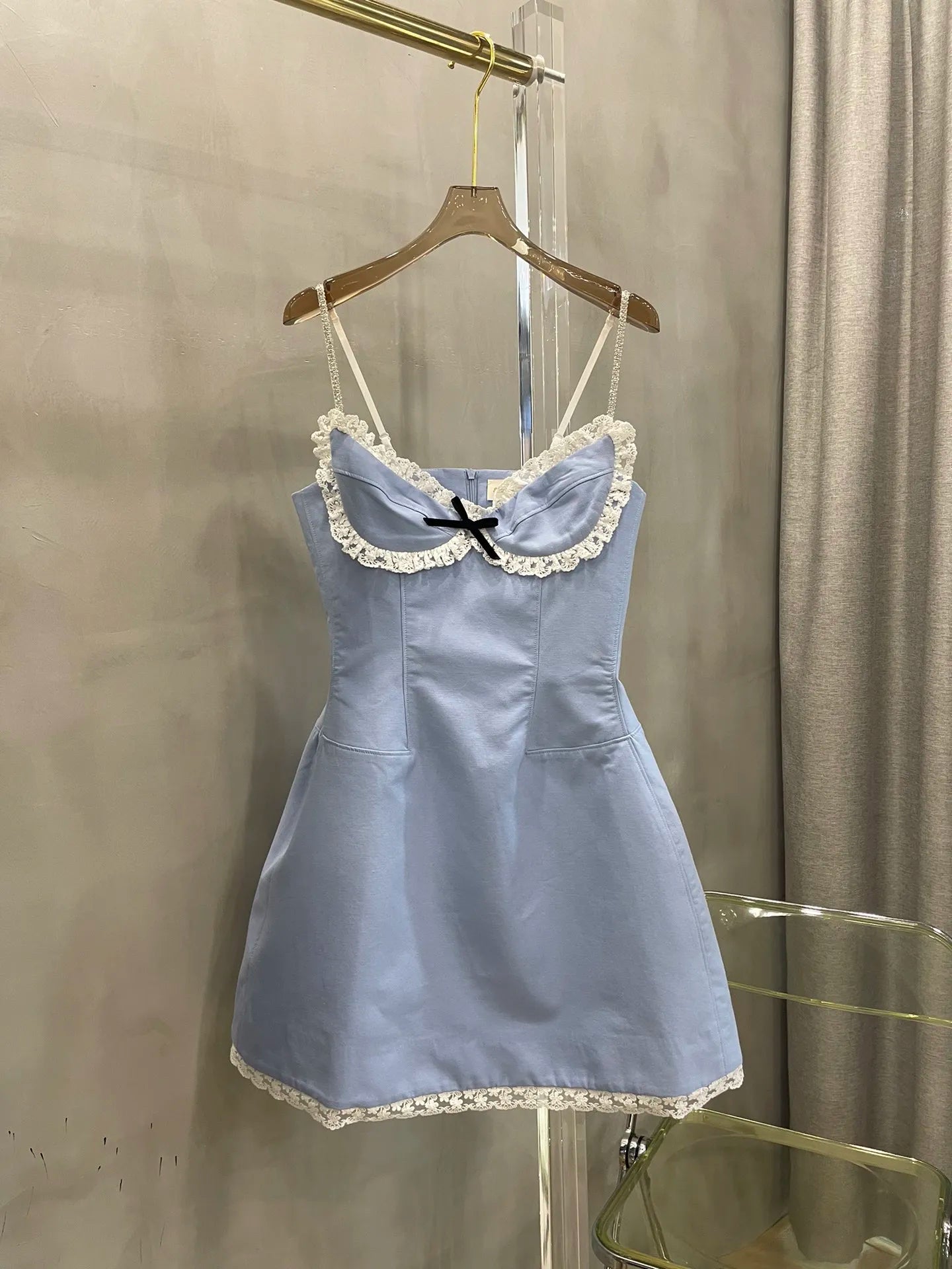 The new spring and summer lace outline ShanZuan aglet small dress