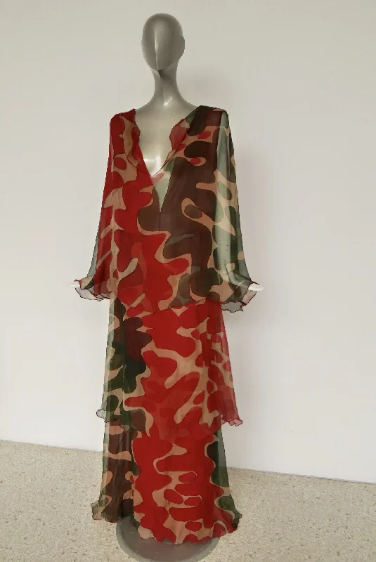 Hanae Mori chiffon kaftan maxi dress, deep v vibrant colors and print. Elegant Floral Maxi Dress Hanae Mori chiffon kaftan maxi dress, deep v vibrant colors and print. Elegant Floral Maxi Dress