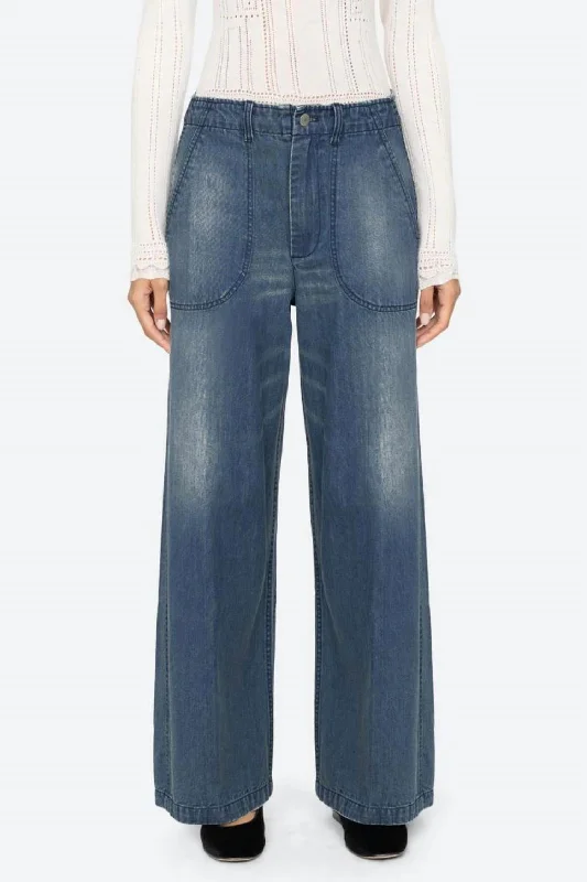 Amari Jean In Blue Fashionable Jeggings Style Jeans